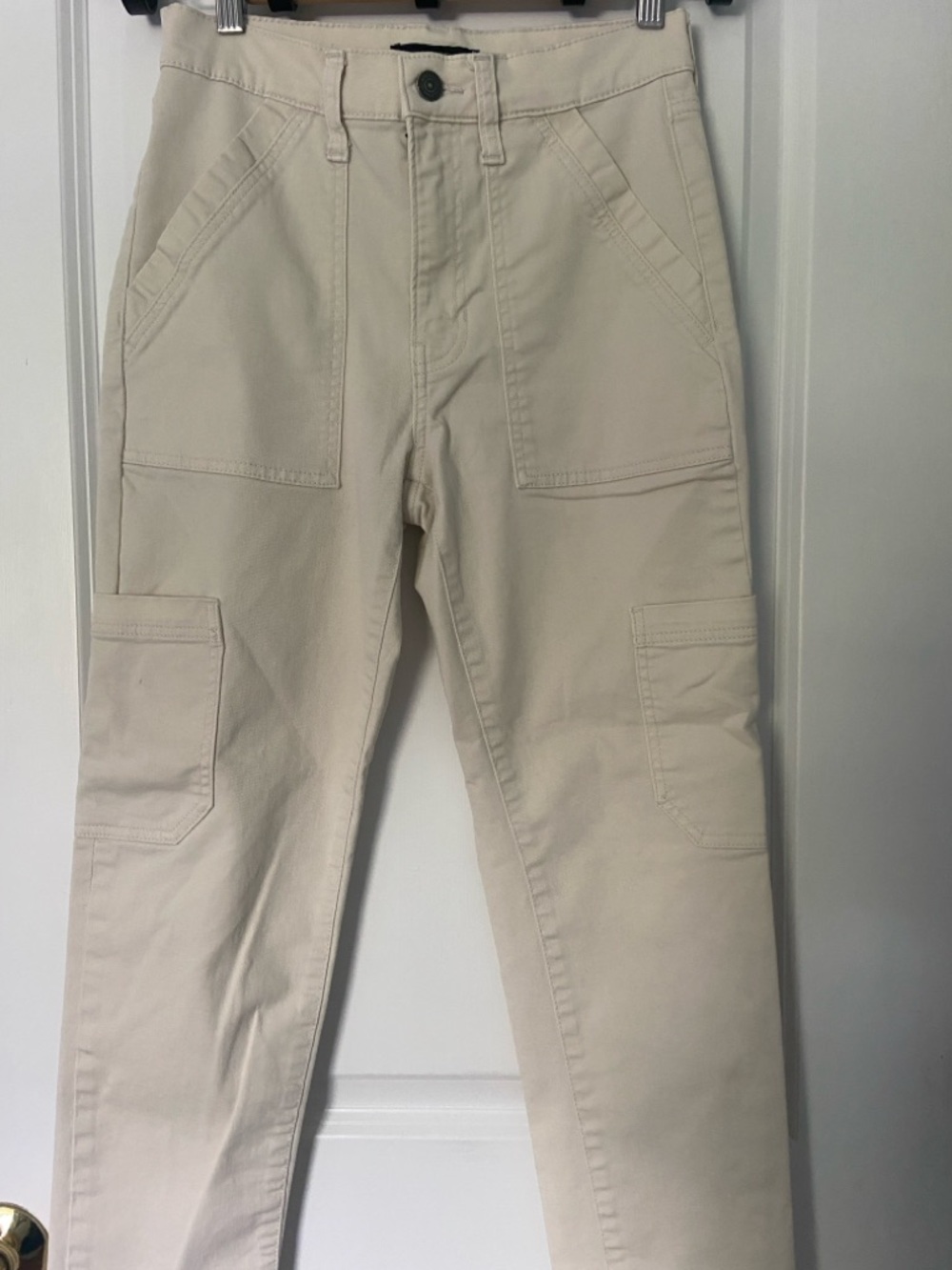 Banana Republic Woman Cargo Pants in Creamy Beige